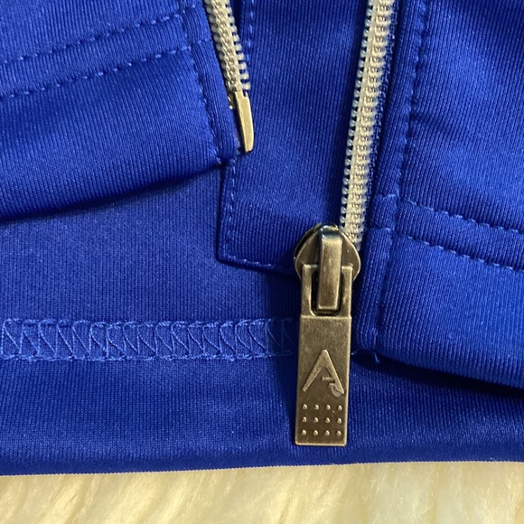 ANTIGUA Women Jacket beautiful blue color with from zipper BNWOT size M - Picture 15 of 16